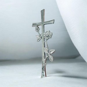Krzyż nagrobny - na pomnik 40 cm z różą (chromowany)